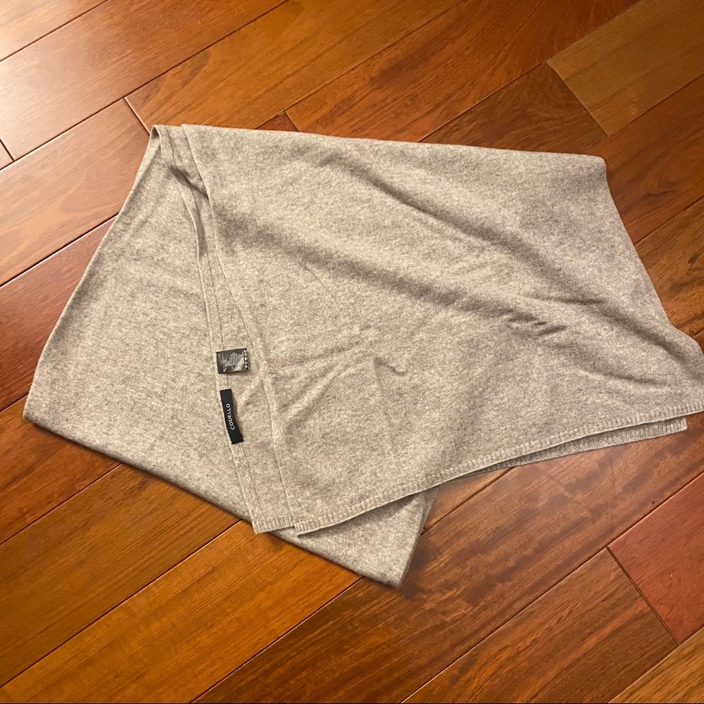 NWOT 70% Wool, 5% Cashmere Unisex Scarf